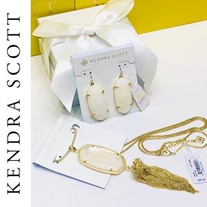 🔥SOLD🔥Kendra Scott Mother of Pearl Set